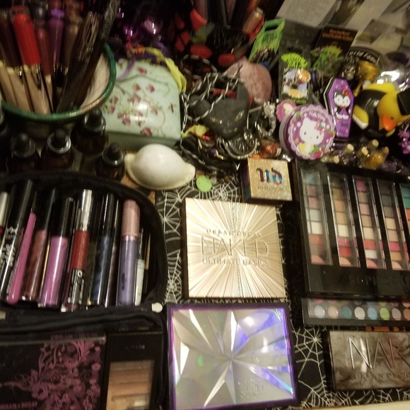 Brand new NEVER USED or SWATCHED makeup! - Picture 2 of 2